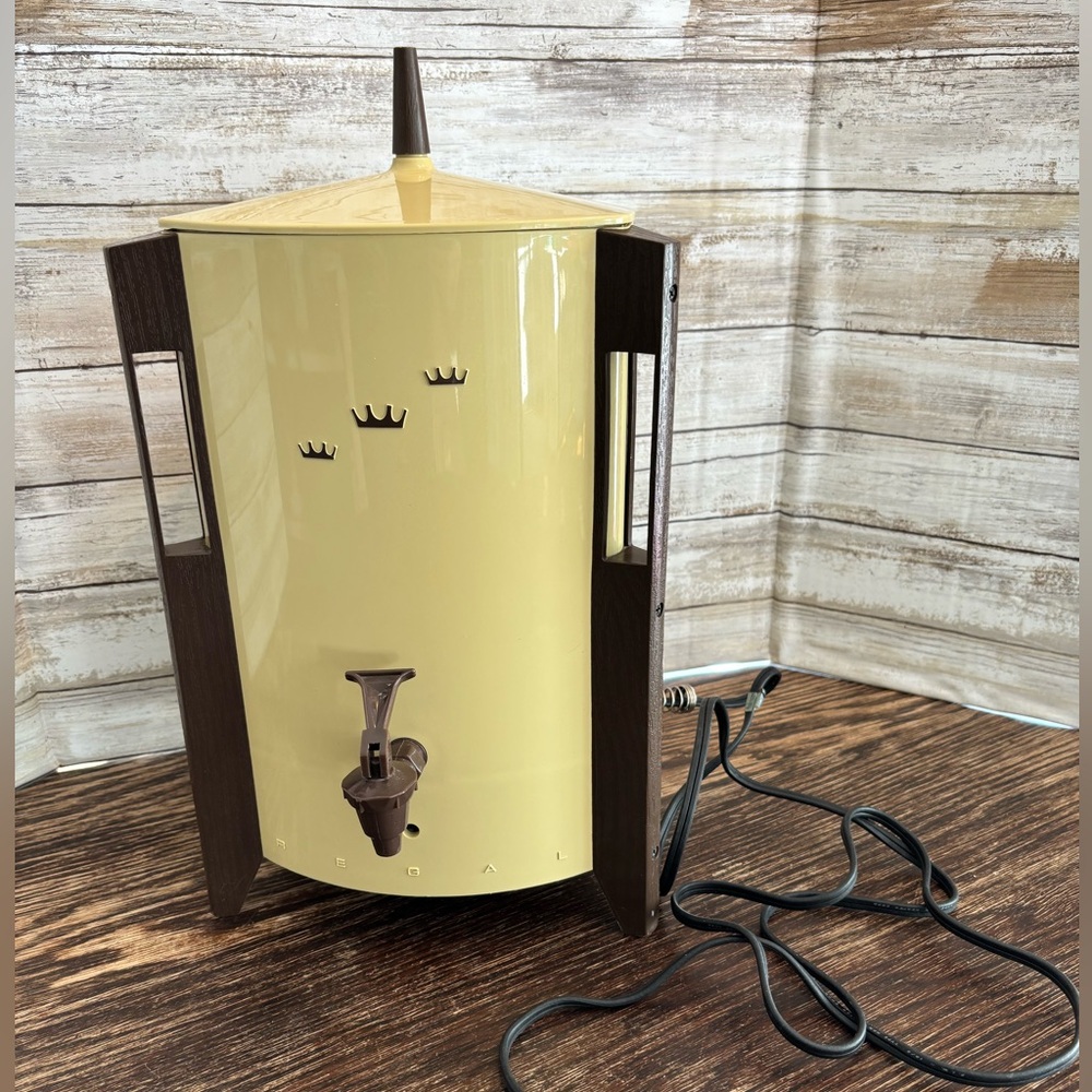 Vintage Regal 30 cup coffee percolator urn MCM atomic design